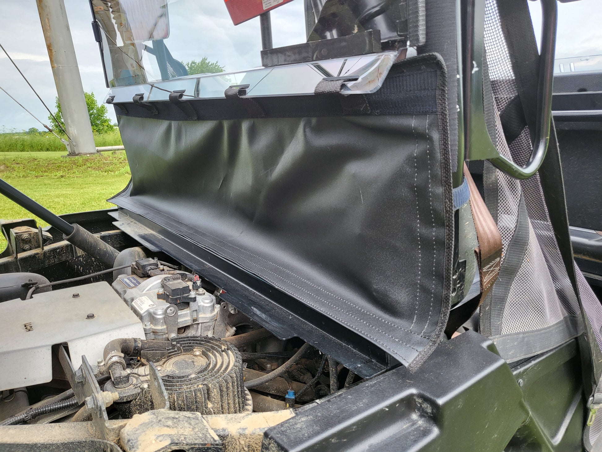New Holland 850 Crew - Polycarbonate Rear Windshield - 3 Star UTV