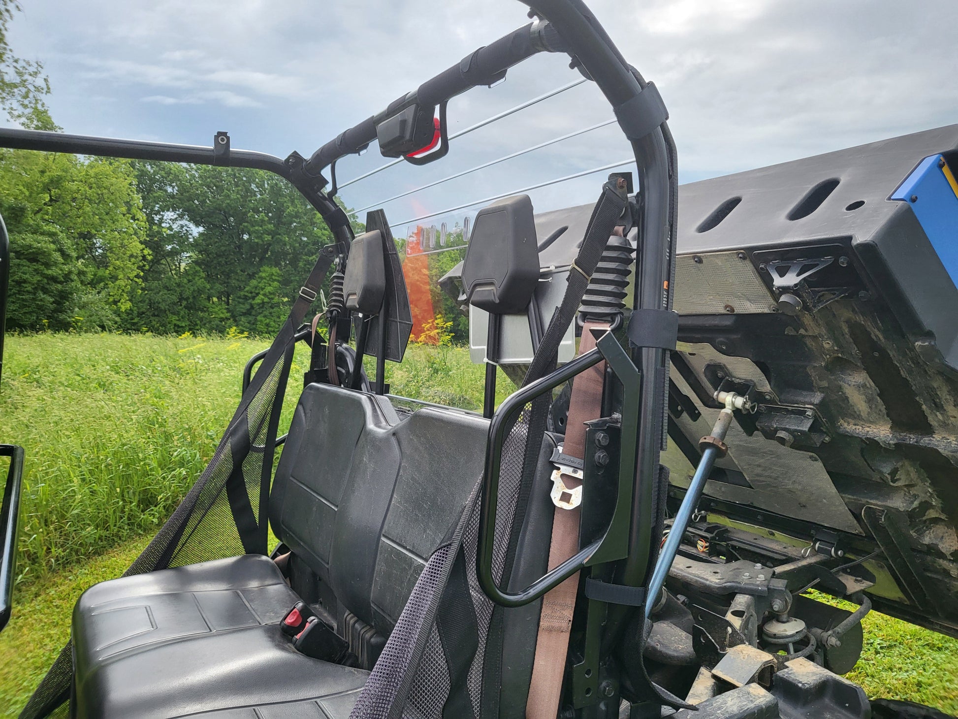 New Holland 850 Crew - Polycarbonate Rear Windshield - 3 Star UTV